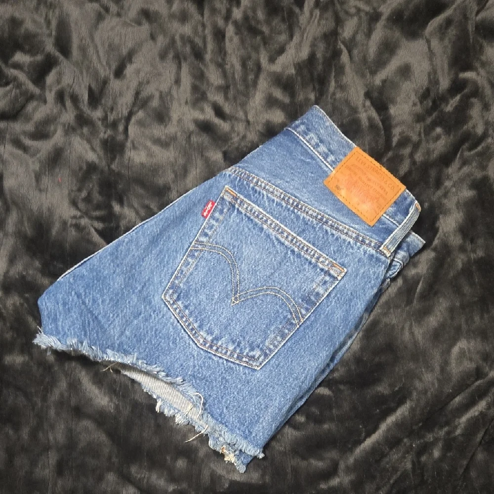 Levi's Distressed Blue Jean Shorts - Picture 4 of 4
